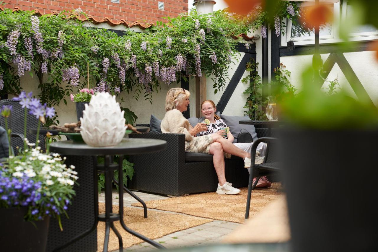 Hotell Baeckagarden Ystad Esterno foto